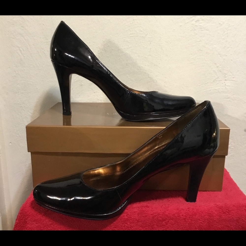 Ellen Tracy Sz8M Black patent leather Pumps EUC